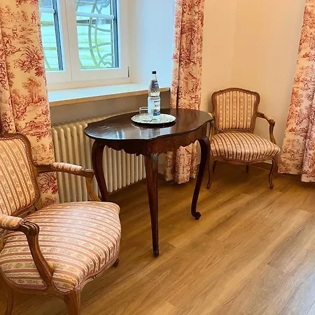 Schloss Elmischwang Penzion 3*