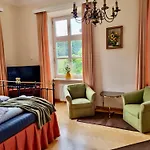 Schloss Elmischwang 3*