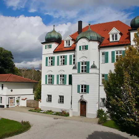 Guest house Schloss Elmischwang 3*