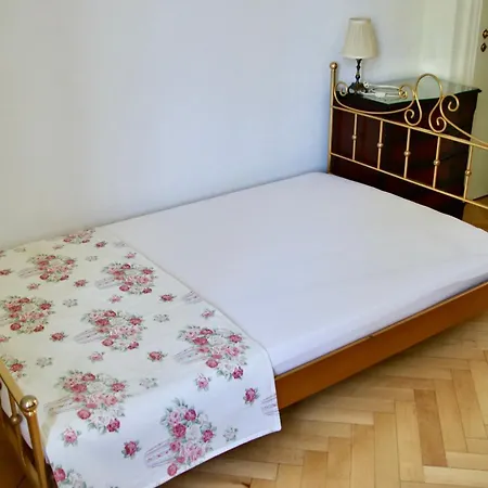 Schloss Elmischwang Guest house *