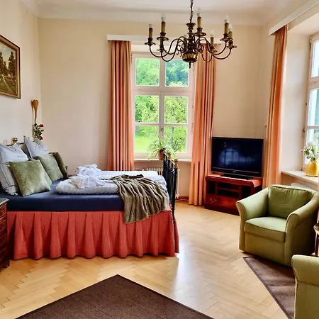 Schloss Elmischwang Guest house Fischach